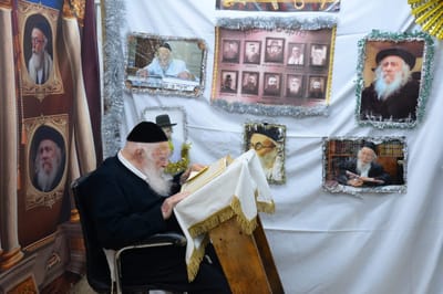 "חבל לי על כל רגע לא להיות בסוכה"