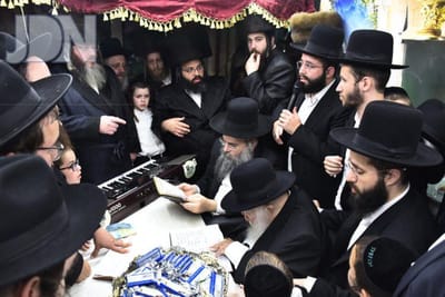 כמנהגו מידי שנה במוצאי החג: רשכבה"ג מרן שר התורה ערך שמחת בית השואבה