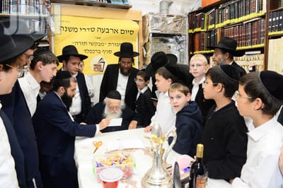 סיום ארבעה סדרי משנה לילדי מבקשי תורה בבית רשכבה"ג מרן שר התורה שליט"א