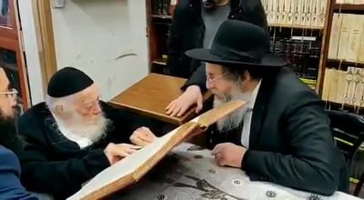 צפו: לאחר השמועות שהופצו, שר התורה מורה כי אין כל חשש להתחסן