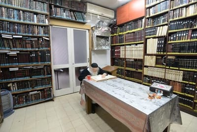 מקיף: תולדות חייו של הגר"ח קנייבסקי זצ"ל