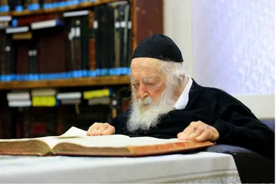 אהבת תורה: עובדות ומעשים מרשכבה"ג מרן הגר"ח קנייבסקי זצ"ל • מיוחד