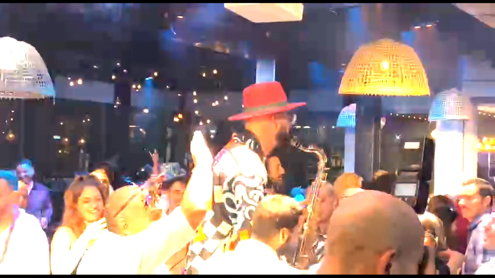 ישראלי מרים ברחבה