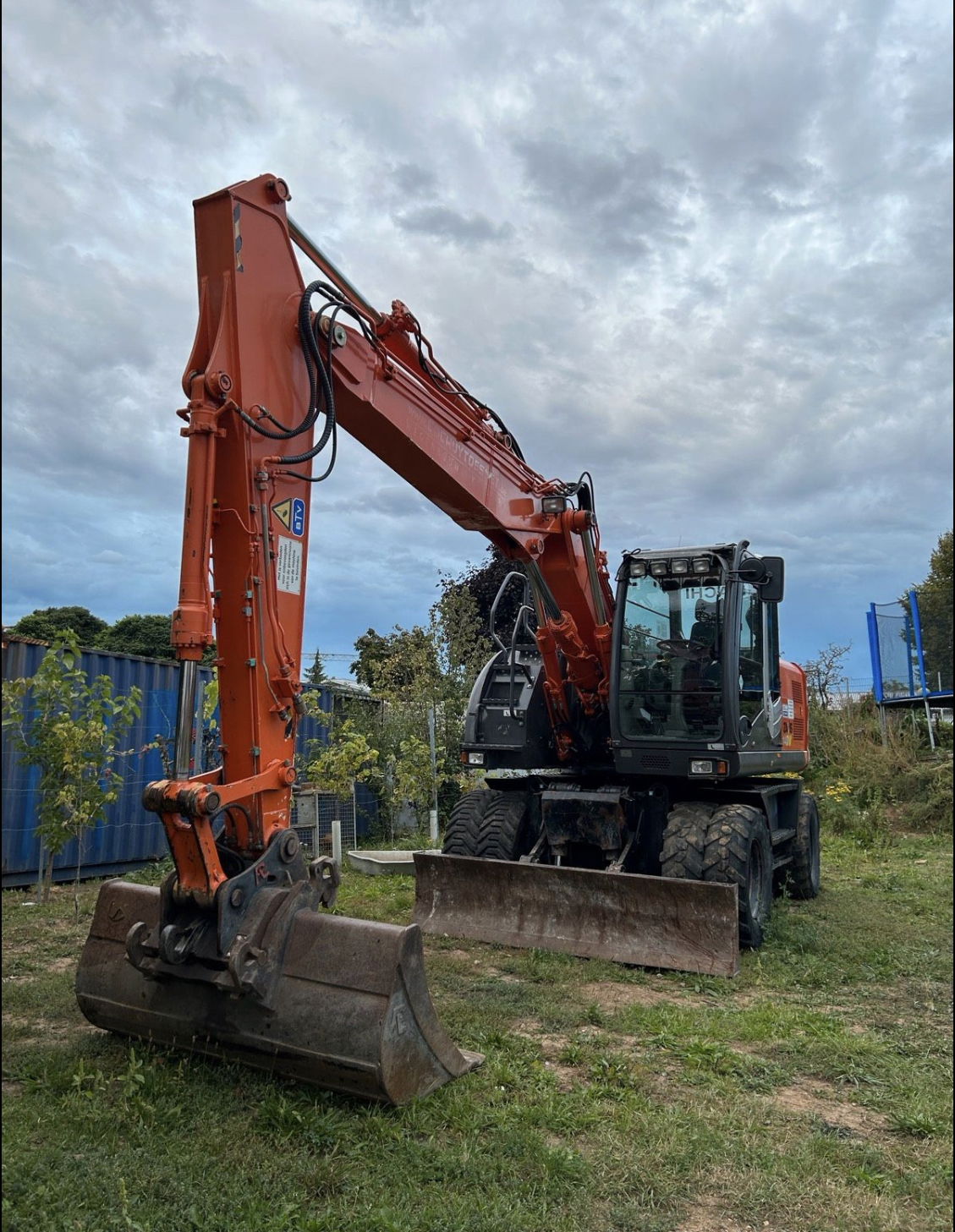 Hitachi Bagger 140 W