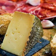 Receta para elaborar queso tipo Manchego español, con leche cruda de vaca