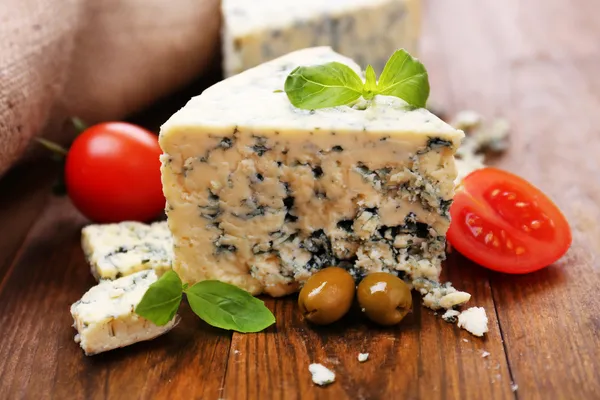 RECETA ELABORACIÓN QUESO TIPO ROQUEFORT ELABORADO CON LECHE DE VACA