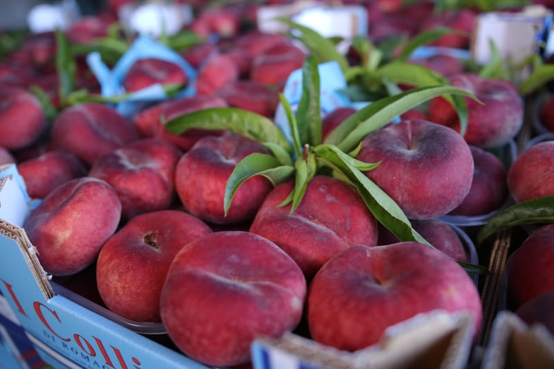 Celeste, la vera pesca piatta da snack