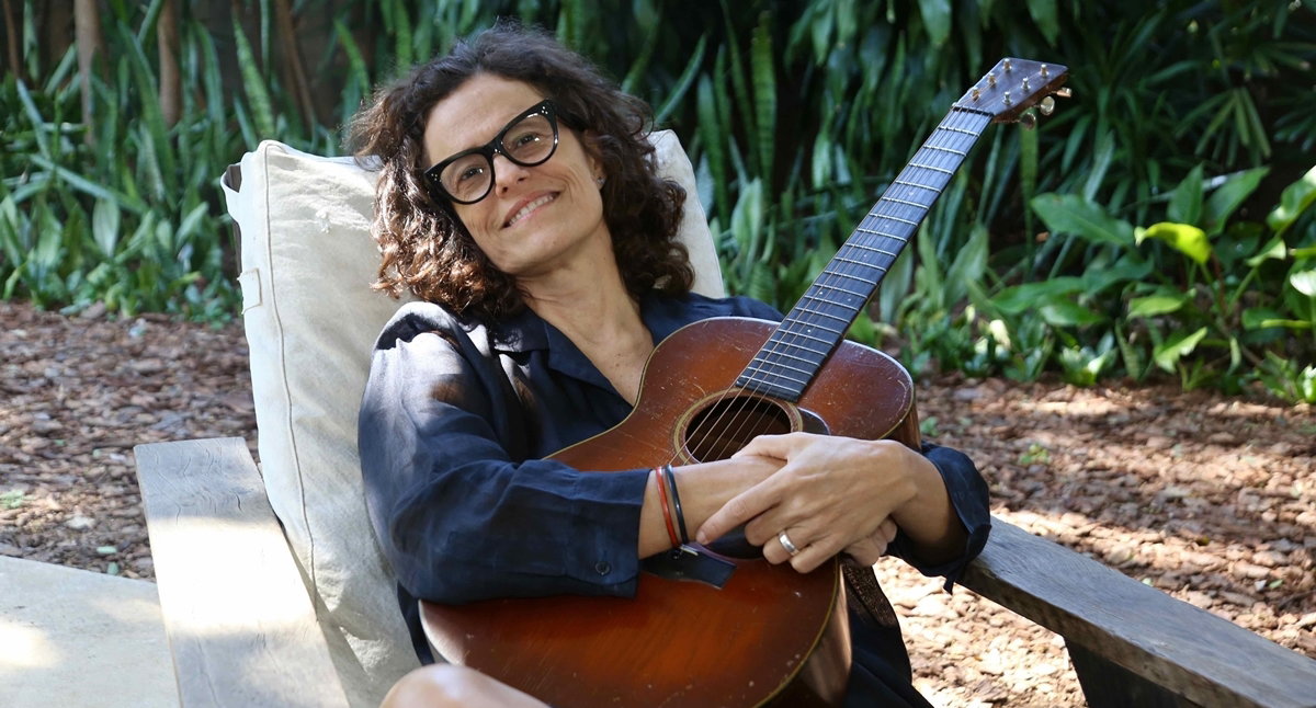 ZÉLIA DUNCAN LANÇA ÁLBUM E FAZ BALANÇO DA PATRULHA NA WEB: ‘NÃO COLECIONO SEGUIDORES. QUERO TROCAR EXPERIÊNCIA’
