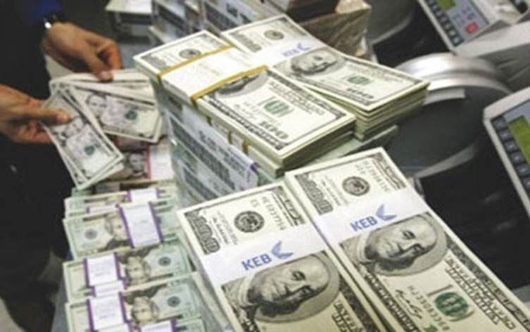 مبيعات البنك المركزي العراقي تنخفض عن يوم امس بـ8 ملايين دولار