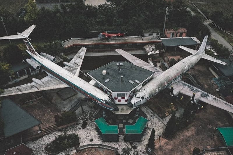 هل تعرف شيئا عن مطعم الطائرات المهجور في إيطاليا