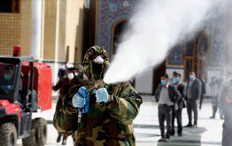 إجبار منتسبين على توقيع تعهد بعدم الاحتجاج في النجف