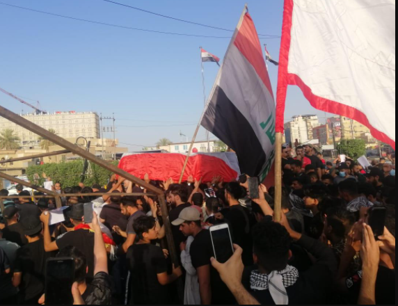 بالصور.. تشييع الناشط المدني الراحل إيهاب الوزني