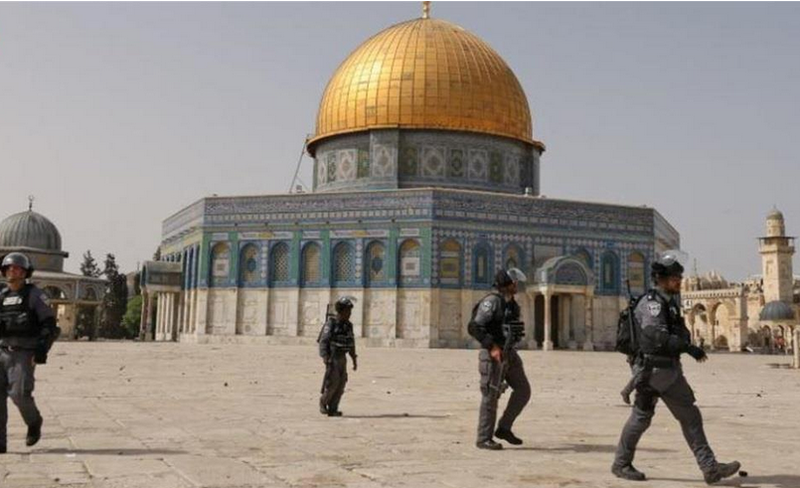 القوات الاسرائيلية تصادر مفاتيح المسجد الاقصى