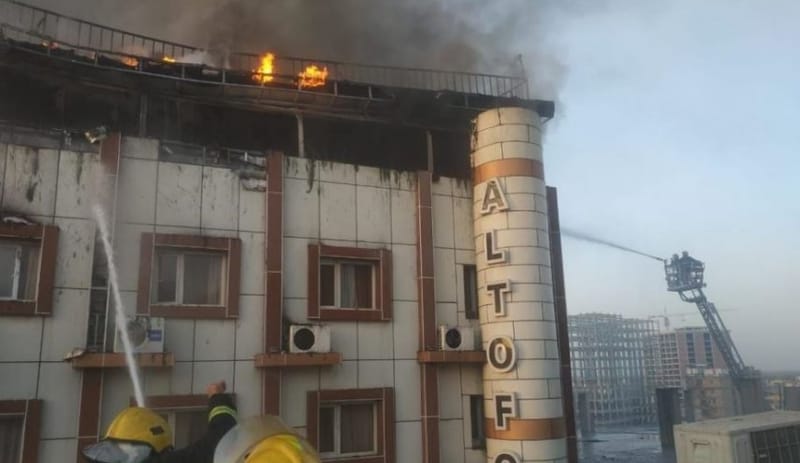 إخماد حادث حريق اندلع بفندق في كربلاء