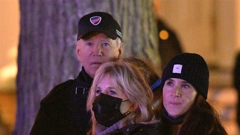 كورونا يقتحم عائلة بايدن