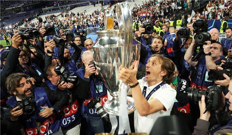 مودريتش يحسم الجدل حول مستقبله ببضع كلمات