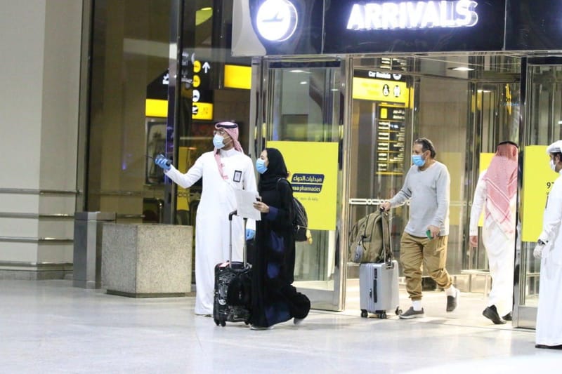 دروس تأريخية للعالم عنوانها الإنسان أولاً.. الصحة السعودية تصرح بخصوص رفع الاحترازات من كورونا