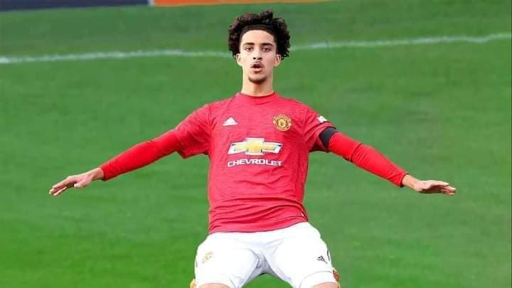 مانشستر يونايتد يعلق على تحضيرات نجمه العراقي