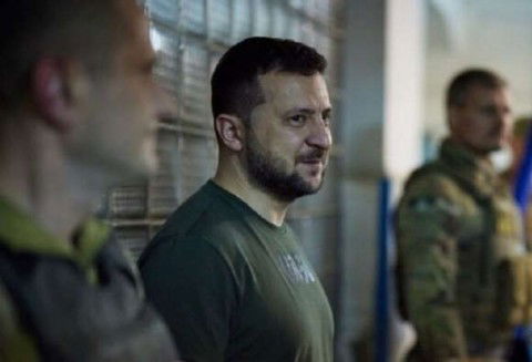 “بوليتكو”: واشنطن ترفض طلب زيلينسكي بتزويده بصواريخ بعيدة المدى