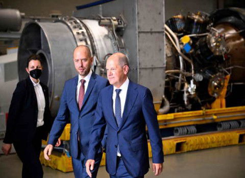 “بلومبيرغ”: ألمانيا مستعدة لنقل الأصول الروسية المجمدة لأوكرانيا إذا فعل الحلفاء الشيء نفسه