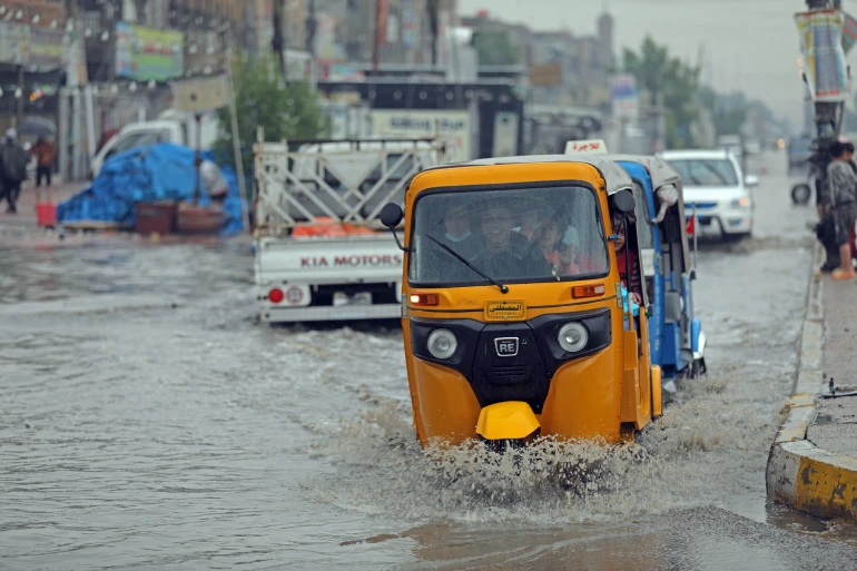 رئيس مجلس الوزراء يوجه بتعطيل الدوام الرسمي غداً