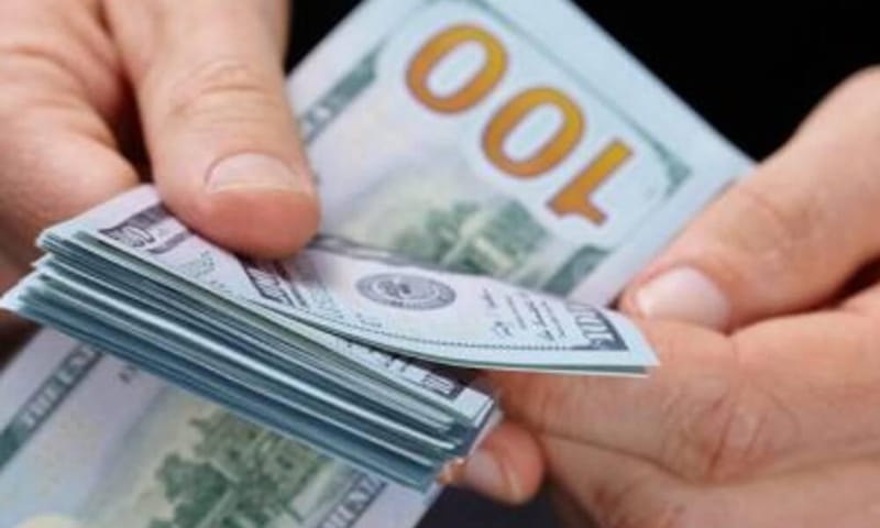 استمرار ارتفاع الدولار في بورصة العراق: 156 ألف دينار لكل ورقة