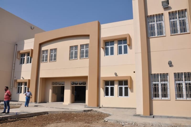 التخطيط: بلغ عدد مشاريع المدارس المنجزة والمستمرة والمتوقفة في العراق 7 آلاف مدرسة