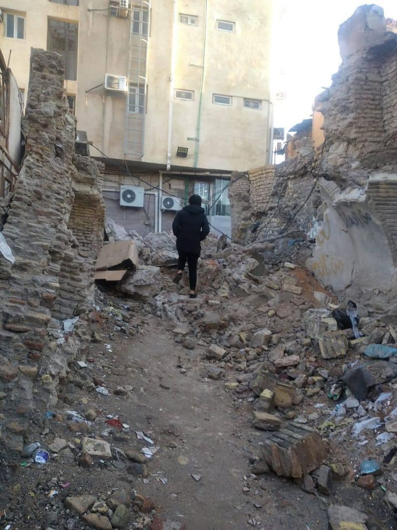 بالصور.. انهيار أحد المعالم الأثرية القديمة بالنجف الأشرف