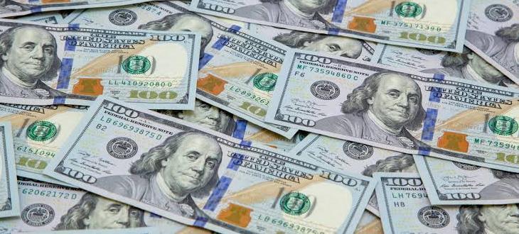 الدولار ينخفض في سوق العراق