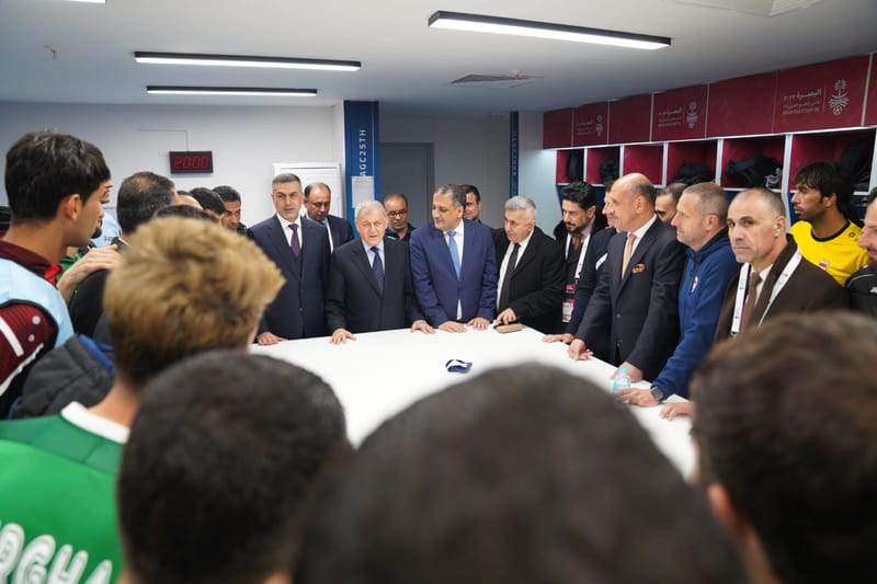 رئيس الجمهورية يلتقي لاعبي المنتخب الوطني ويوعز بتكريمهم