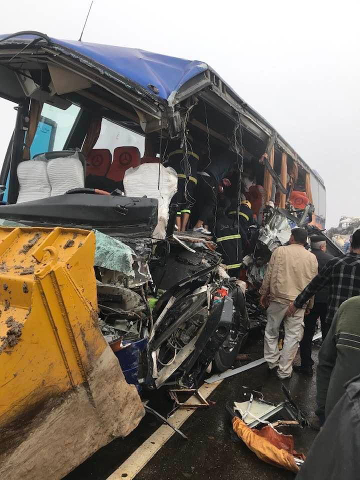 محافظ ذي قار يعزي عوائل الضحايا المشجعين الذين قضوا على طُرق المحافظة المتهالكة