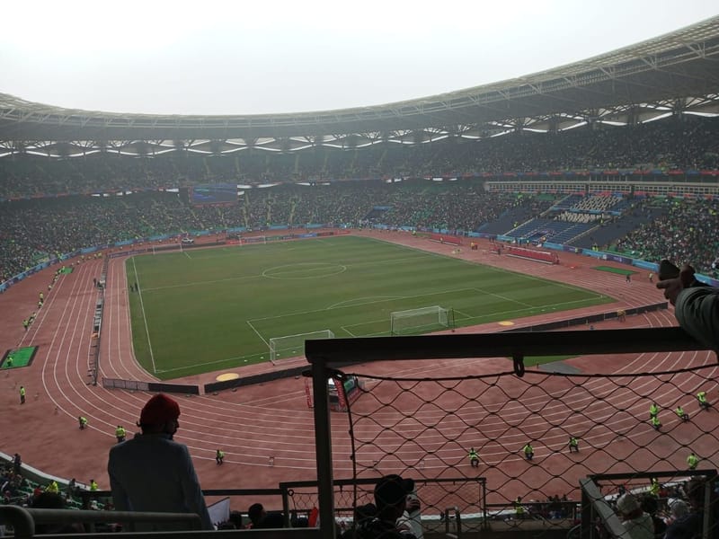 امتلاء ملعب البصرة بالجماهير قبل 3 ساعات من مباراة العراق وقطر