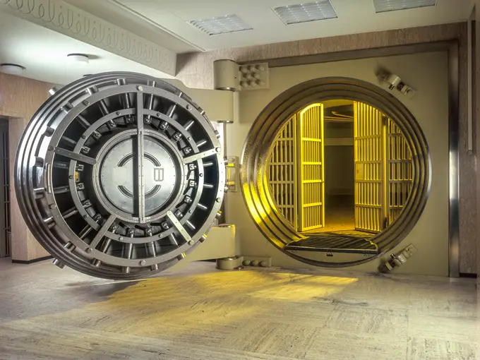 على صلة بـ"سرقة القرن".. هيئة مكافحة الفساد تطيح بأربعة متهمين