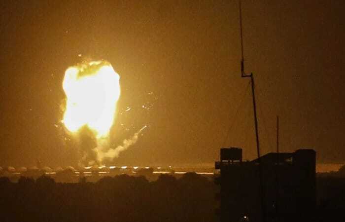 الوكالة الفرنسية: مقتل سبعة مقاتلين حلفاء لإيران في غارة على قافلتهم فور دخولهم العراق