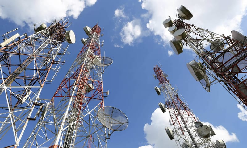 الاتصالات: جاري العمل فنياً على إطفاء سعات الإنترنت لدى الشركات غير المرخصة