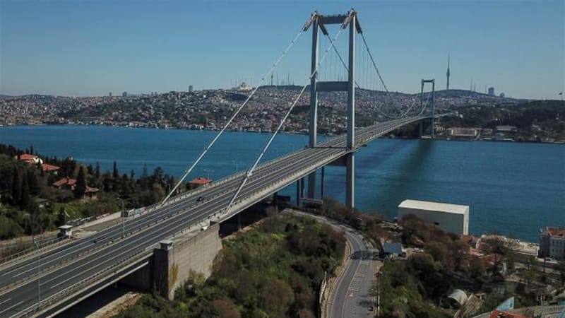 تركيا .. تعطل الحركة الملاحية في مضيق البوسفور