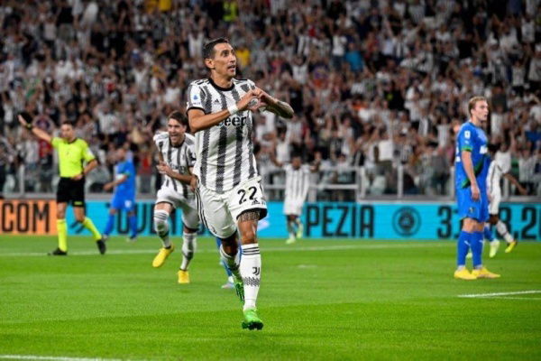 دي ماريا ينتظر إشارة برشلونة