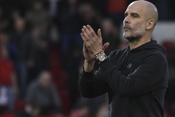 غوارديولا يحث نجم مانشستر سيتي على منافسة محرز