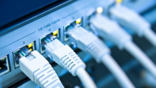 الاتصالات تصدر تنويهاً للمواطنين وتتوعد شركات الانترنت