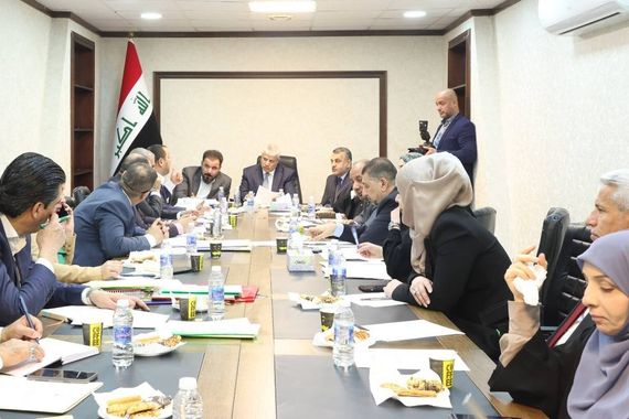 البرلمان يبحث مع وزير الكهرباء إجراءات إيجاد البديل للغاز الإيراني