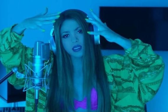 شاكيرا تواصل مهاجمة بيكيه في أغنية جديدة "TQG"