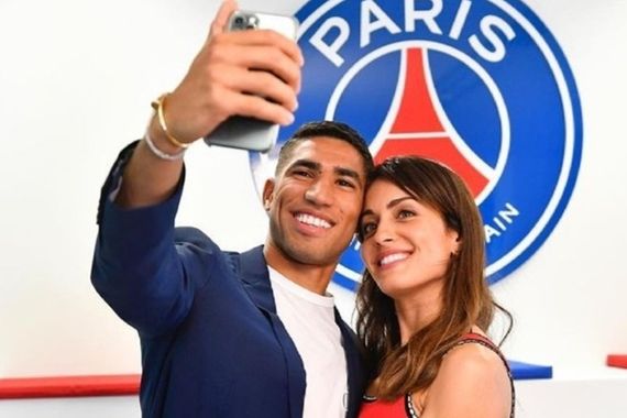 ما موقف زوجة حكيمي ونادي باريس سان جيرمان بعد اتهامه بالاغتصاب؟