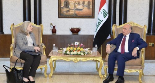 بالوثائق .. تحرك نيابي لاستضافة وزير الخارجية بسبب تدخلات رومانوسكي!