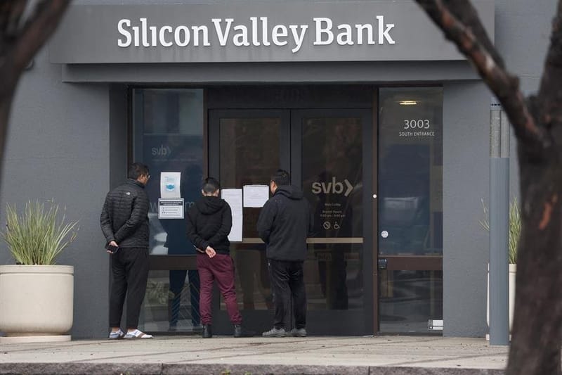ماذا يخفي افلاس بنك Silicon Valley Bank