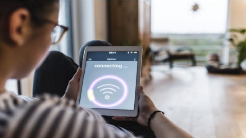 هل تستخدم جهاز توجيه WiFi بشكل خاطئ؟!.. خبراء يحذرون من ذلك!