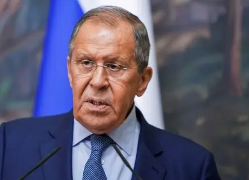 لافروف: الناتو يقاتل عمليا إلى جانب كييف