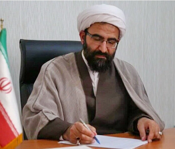 مدير حوزة طهران يحذر من اعتداءات موالين للنظام على "غير المحجبات"