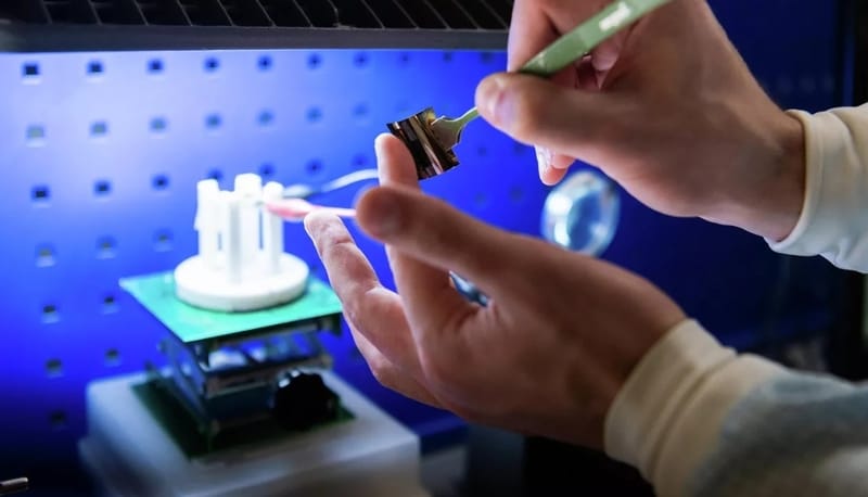 علماء روس يطورون مادة عضوية لتحويل الكهرباء المستهلكة لضوء