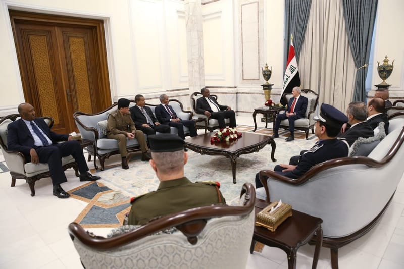 الرئيس يتحدث عن تفاهمات بين القوى السياسية