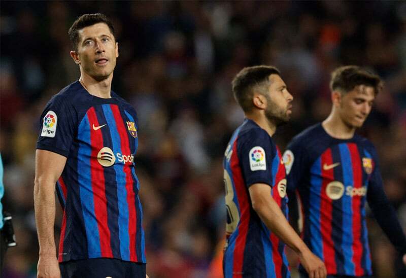 ليفاندوفسكي يأمل اللعب بجوار ميسي الموسم المقبل